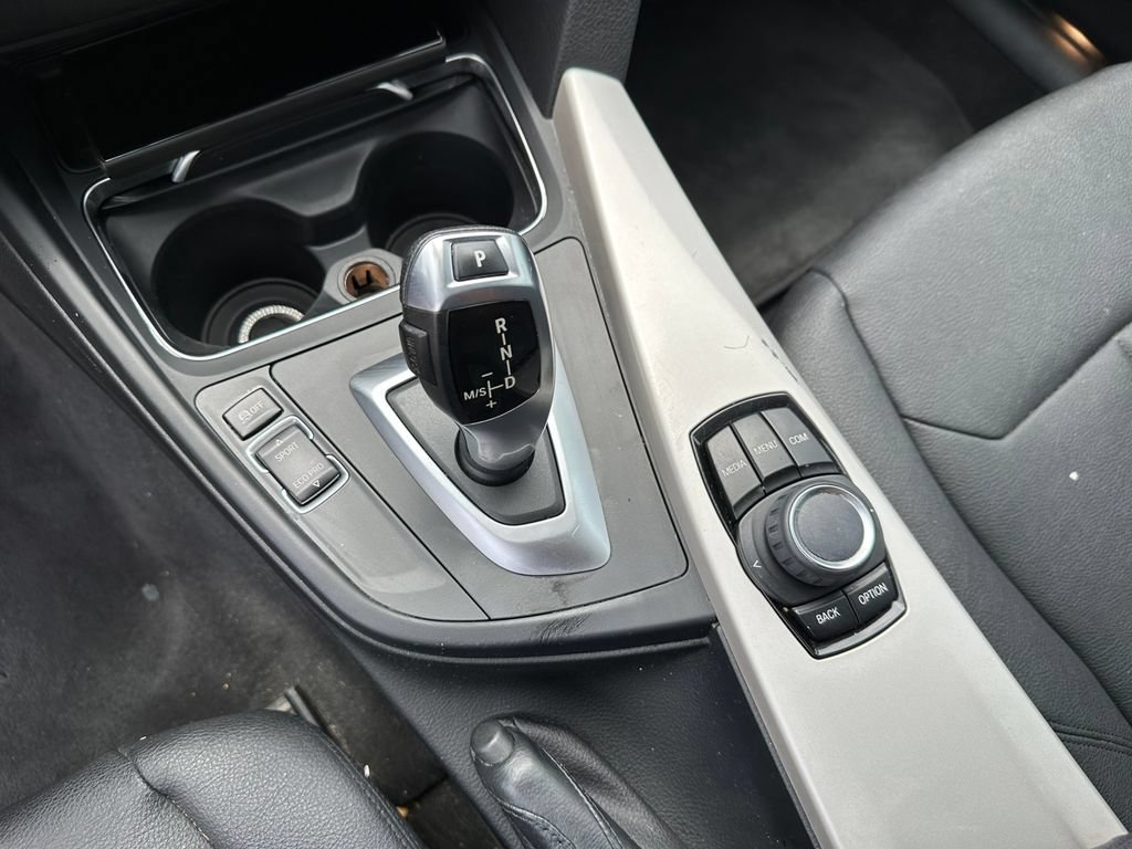 Used 2018 BMW 320i Sedan RWD image 24