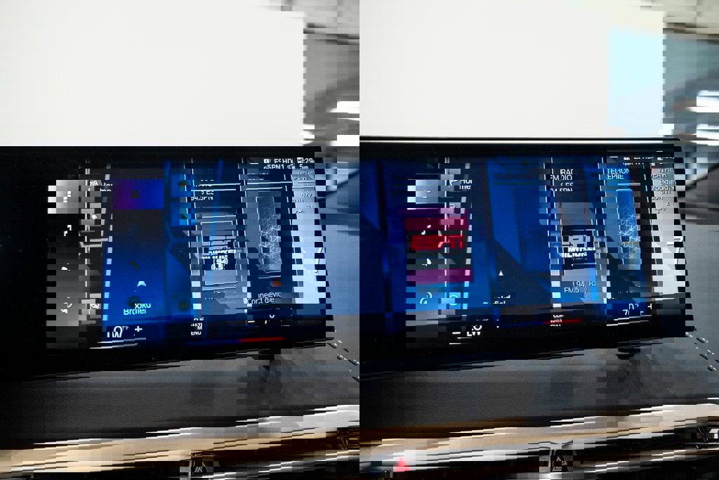 Used 2023 BMW iX xDrive50 w/ Ultimate Package 2 image 23