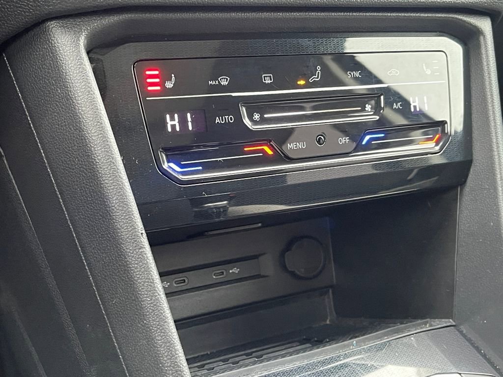 Used 2025 Volkswagen Taos SE AWD/4WD image 20