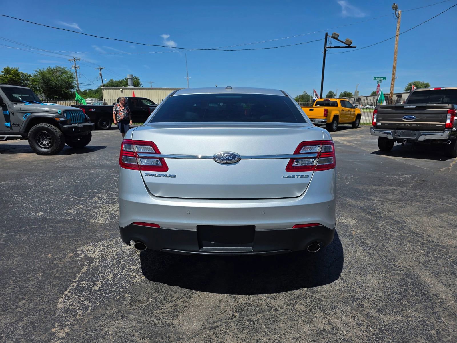 Used 2017 Ford Taurus Limited FWD image 24