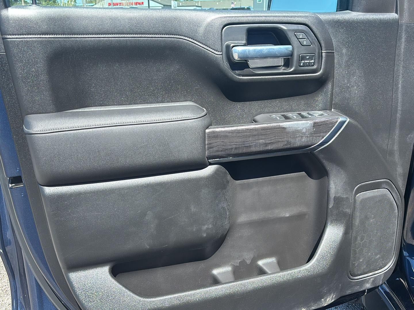 Used 2021 Chevrolet Silverado 1500 LTZ AWD/4WD image 12