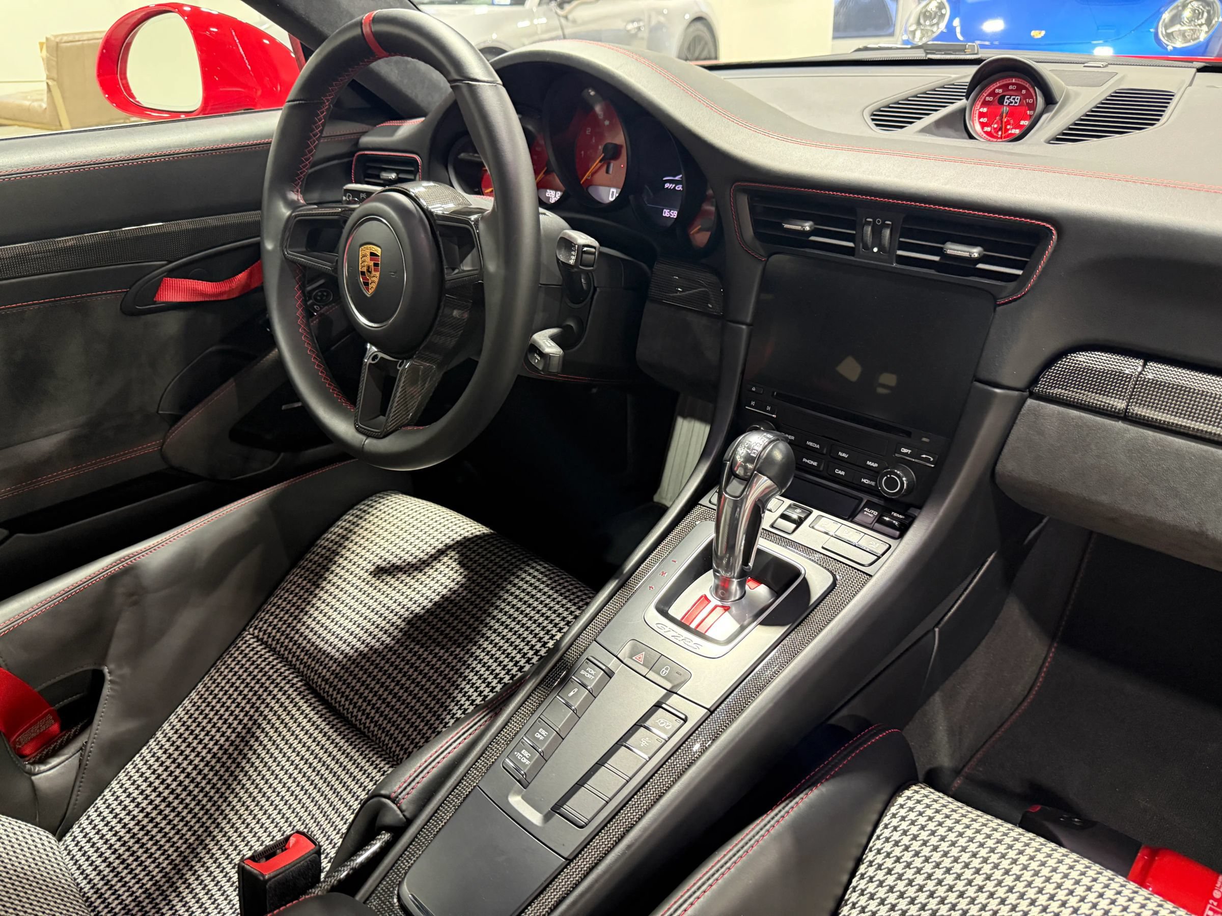 Used 2018 Porsche 911 GT2 RS RWD image 52