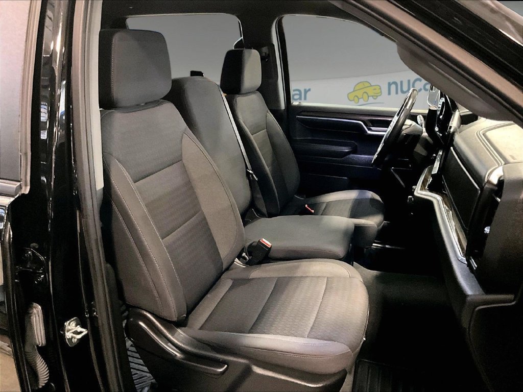 Used 2022 Chevrolet Silverado 1500 LT AWD/4WD image 11