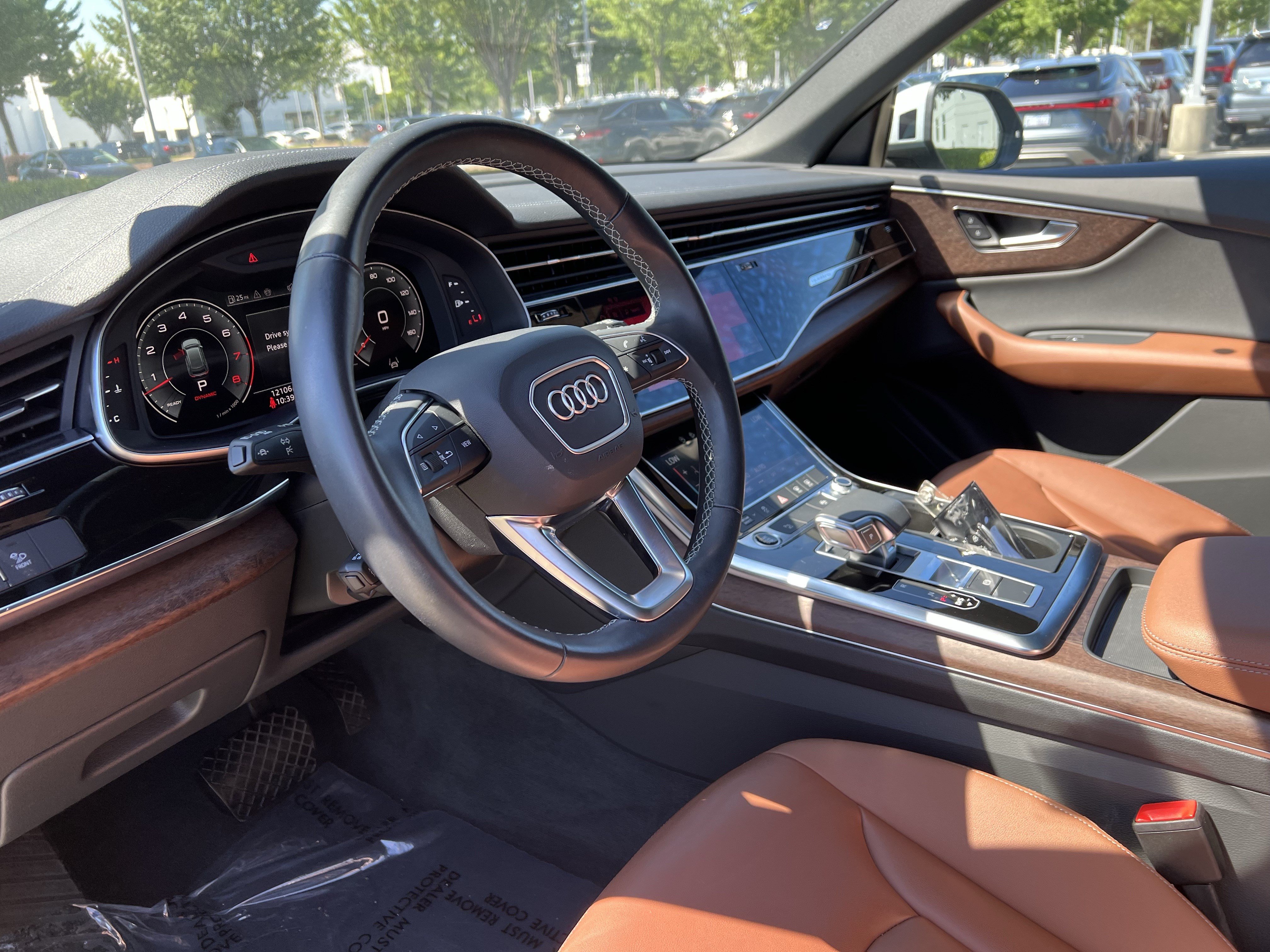 Used 2024 Audi Q8 Premium AWD/4WD image 17
