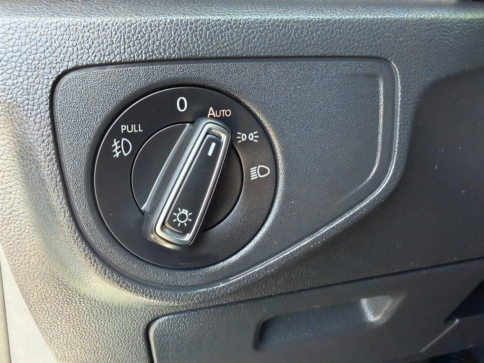 Used 2018 Volkswagen Atlas SEL Premium AWD/4WD image 17