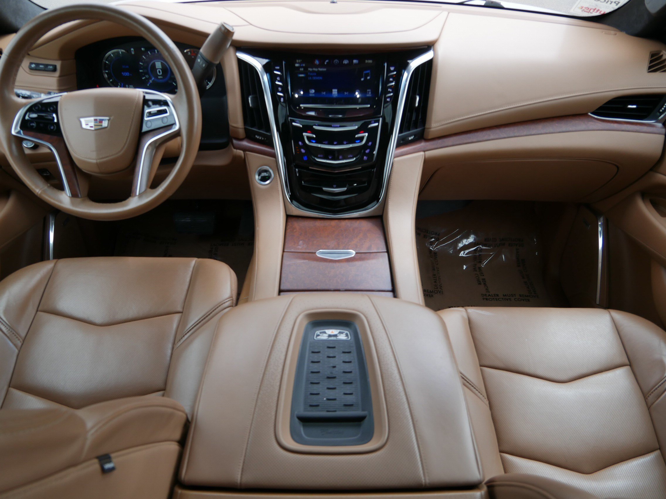 Used 2017 Cadillac Escalade Platinum AWD/4WD image 10