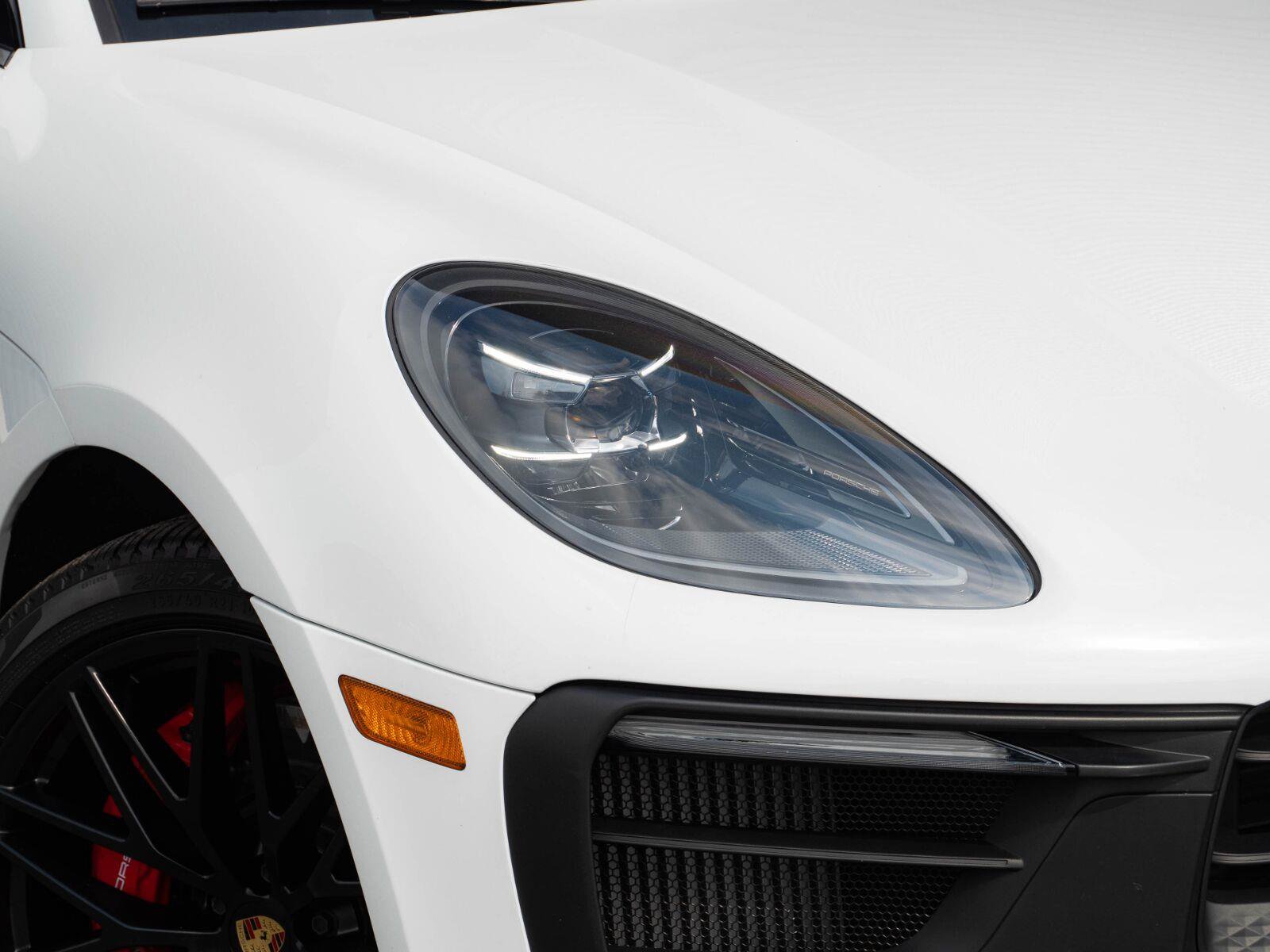Certified 2024 Porsche Macan GTS w/ Premium Plus Package AWD/4WD image 36