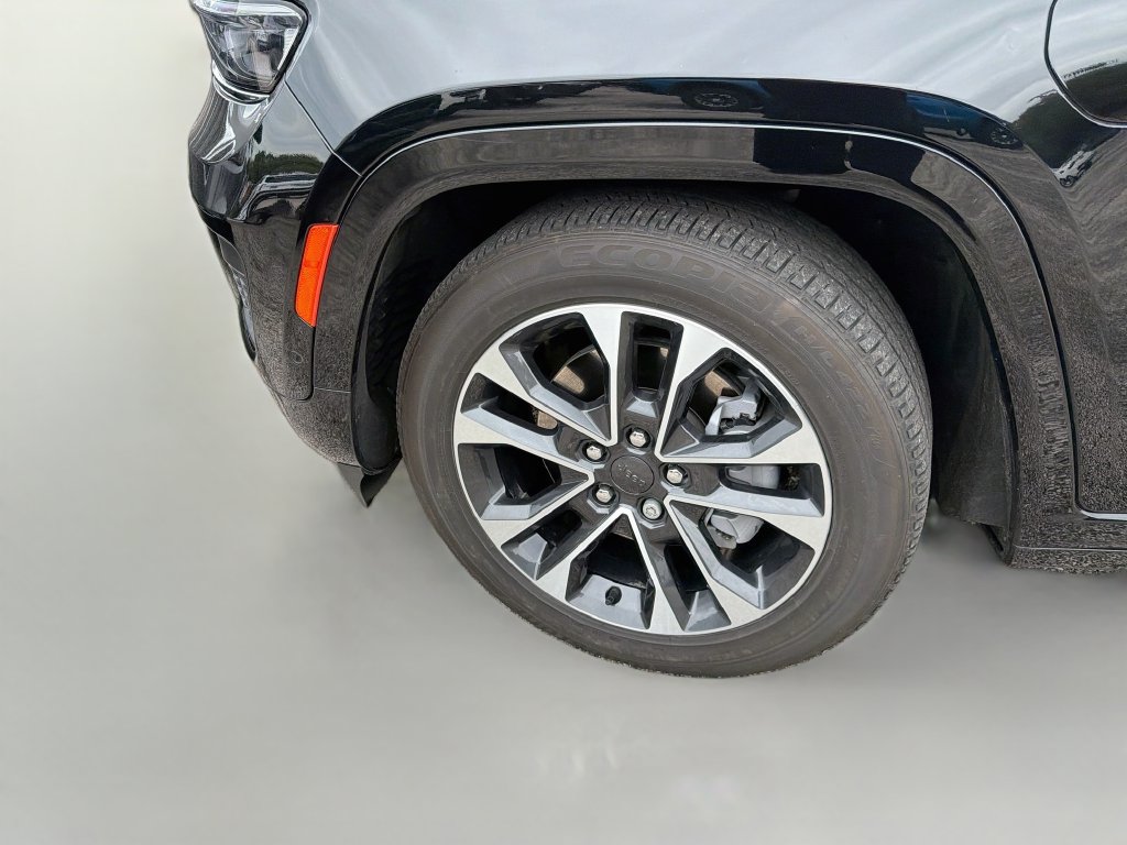 Used 2023 Jeep Grand Cherokee Overland AWD/4WD image 10