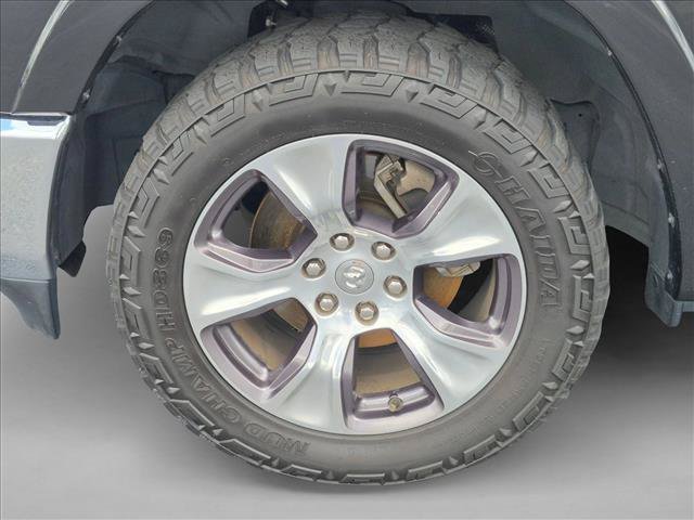 Used 2019 RAM 1500 Laramie AWD/4WD image 10