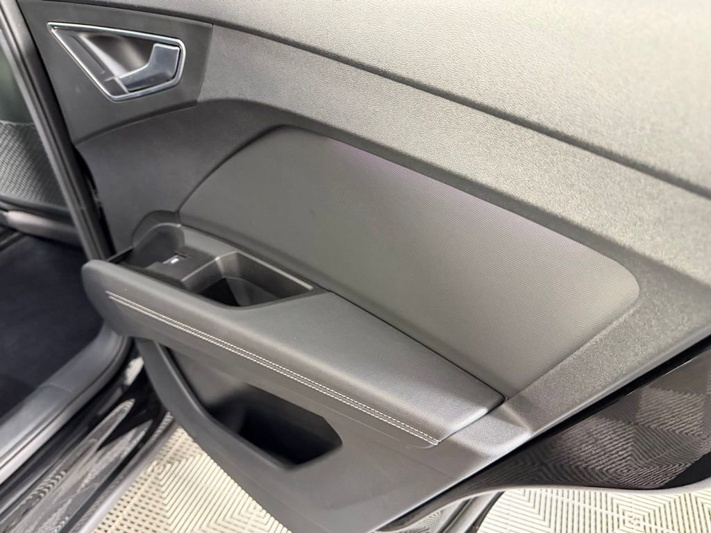 Used 2024 Audi Q4 e-tron Premium Plus w/ Premium Plus image 31