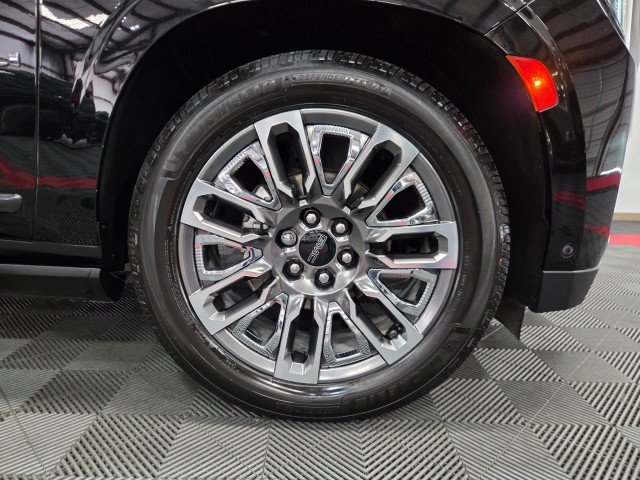 Used 2023 GMC Yukon XL Denali Ultimate AWD/4WD image 82
