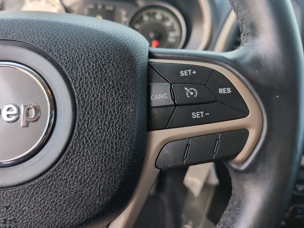 Used 2016 Jeep Cherokee Latitude image 14