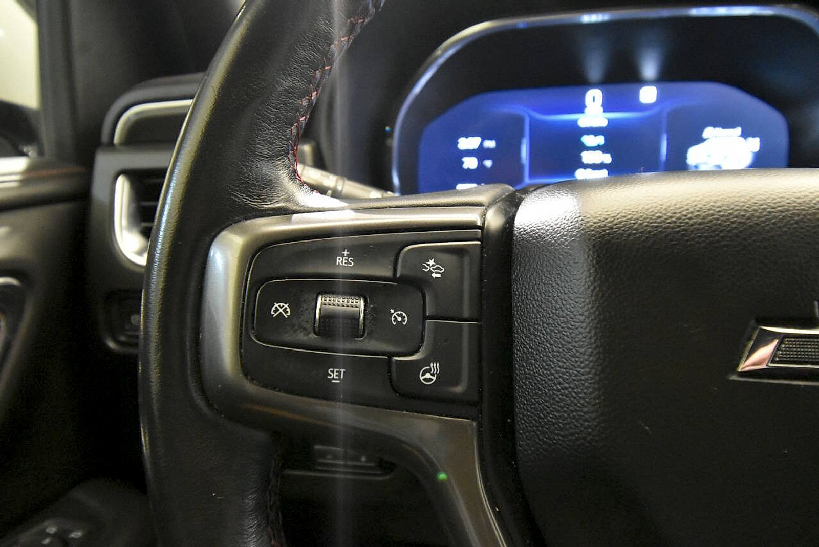 Used 2022 Chevrolet Tahoe RST w/ Luxury Package AWD/4WD image 33