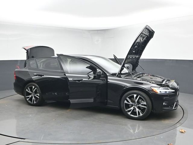 Used 2025 Volvo S60 B5 Plus AWD/4WD image 51