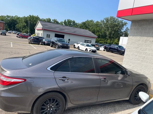 Used 2016 Toyota Camry LE FWD image 4
