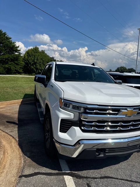 Used 2022 Chevrolet Silverado 1500 LT w/ Protection Package AWD/4WD image 3