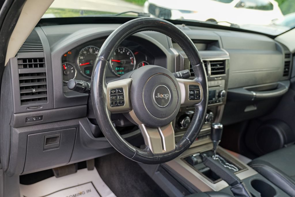 Used 2011 Jeep Liberty Limited w/ Chrome Accents Group AWD/4WD image 20