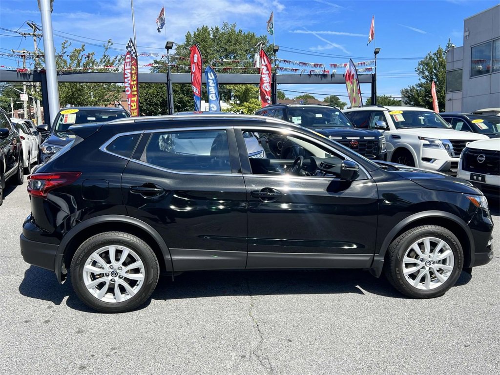 Used 2022 Nissan Rogue Sport SV w/ Technology Package image 8