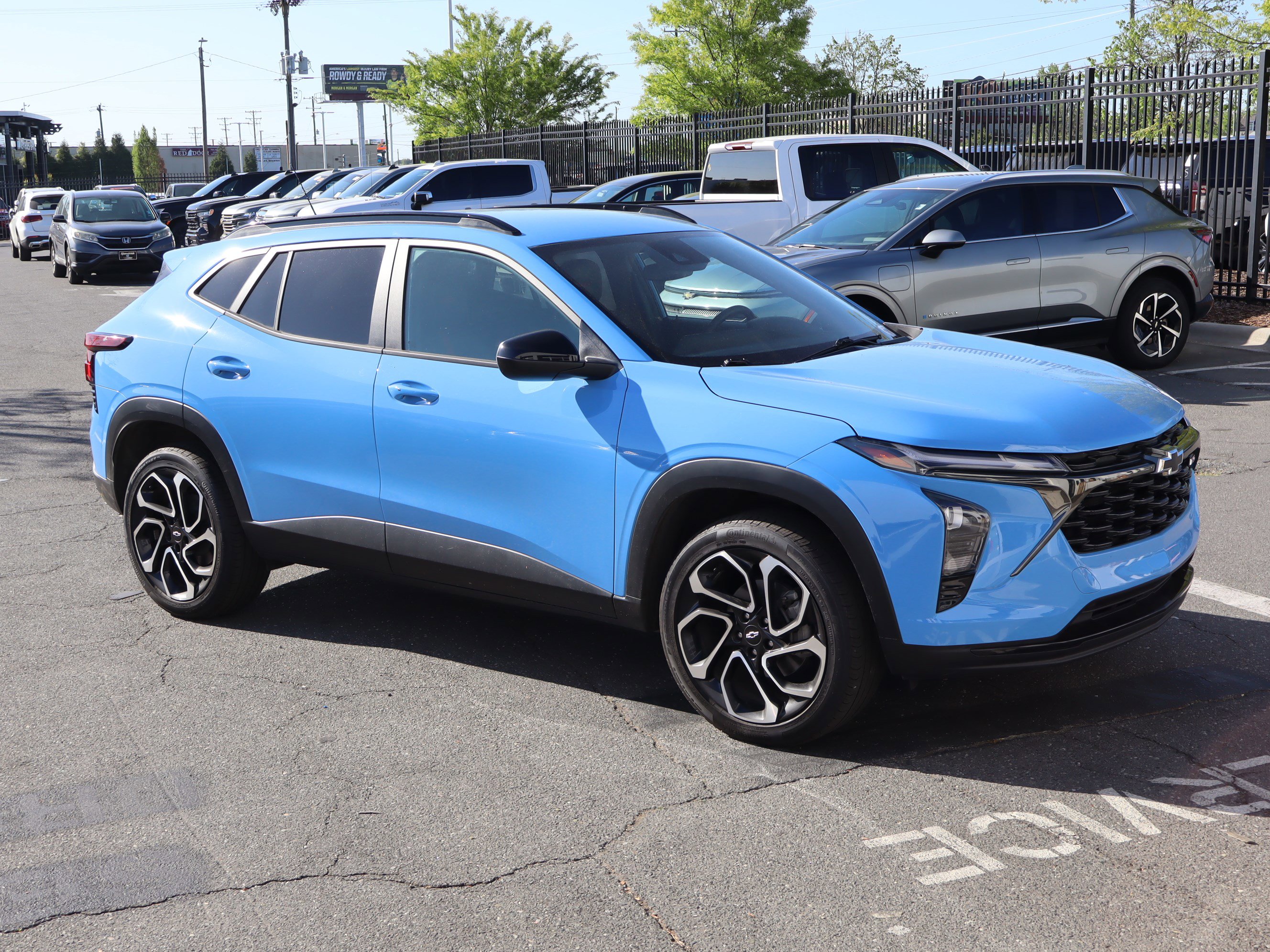 Used 2024 Chevrolet Trax RS image 2