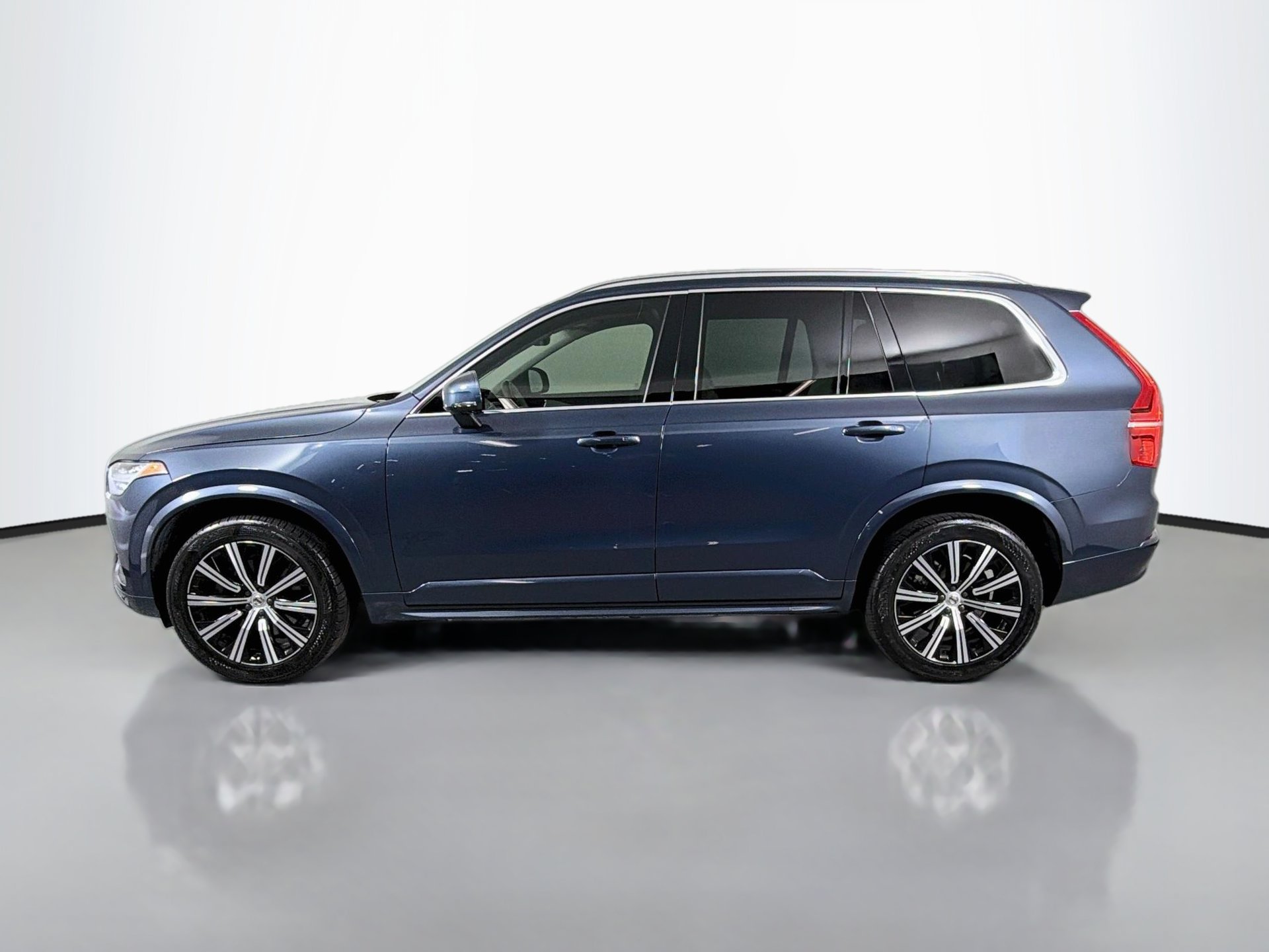 Certified 2023 Volvo XC90 B6 Core w/ Protection Package AWD/4WD image 9