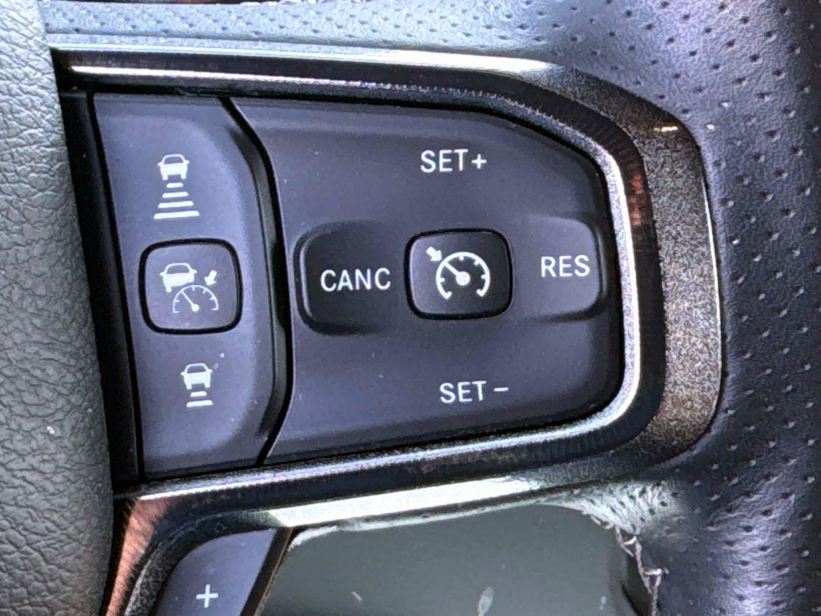 Used 2024 RAM 2500 4x4 Crew Cab image 17