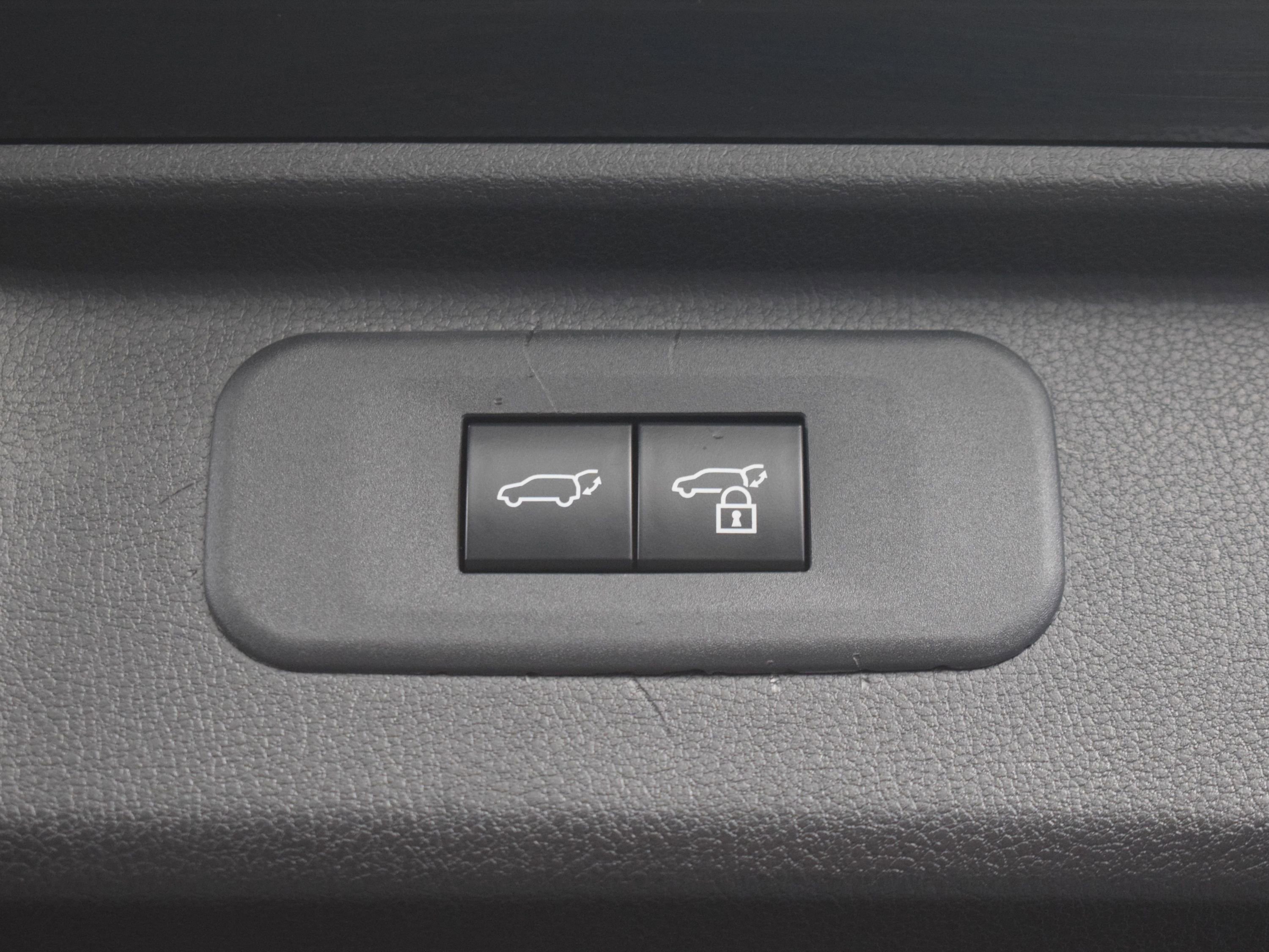 Used 2025 Toyota Grand Highlander AWD image 13