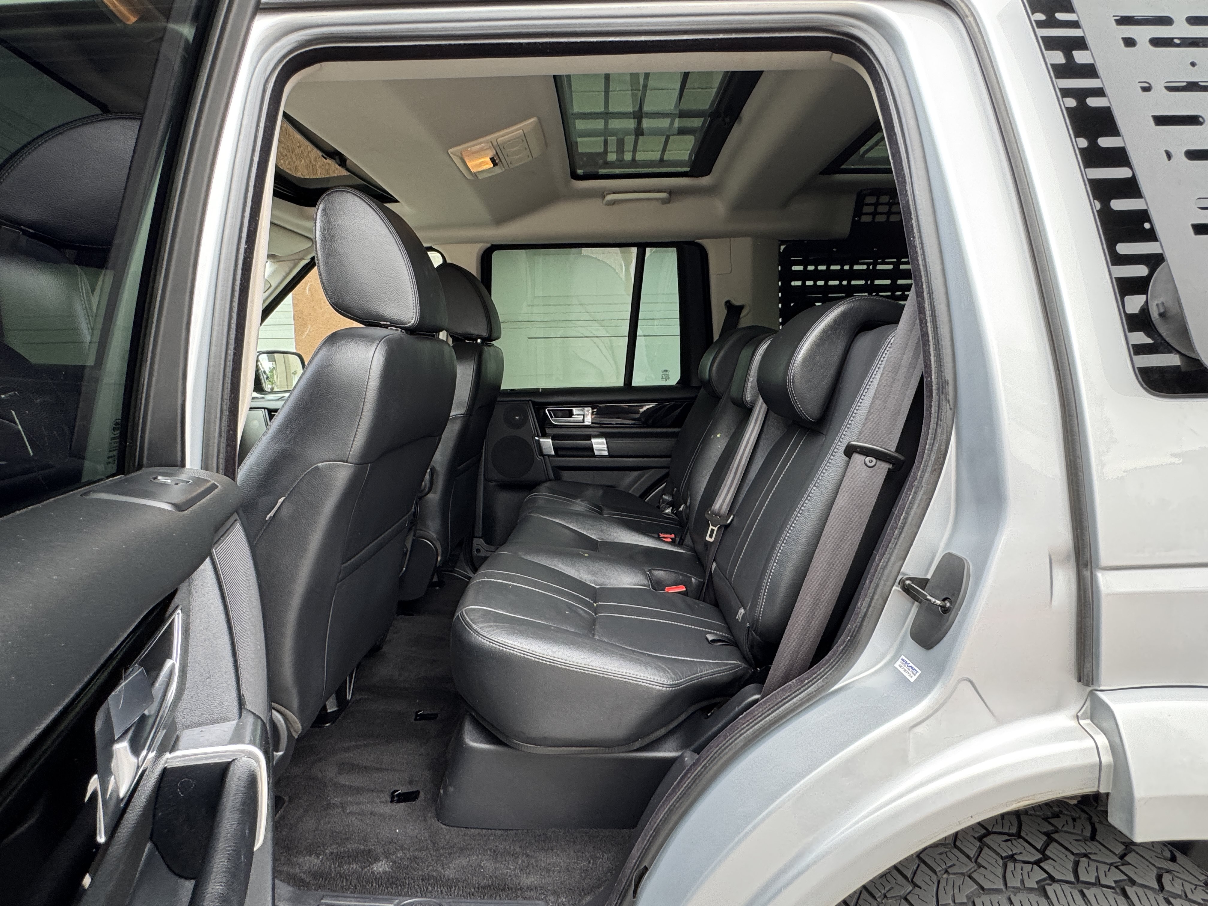 Used 2013 Land Rover LR4 AWD/4WD image 24