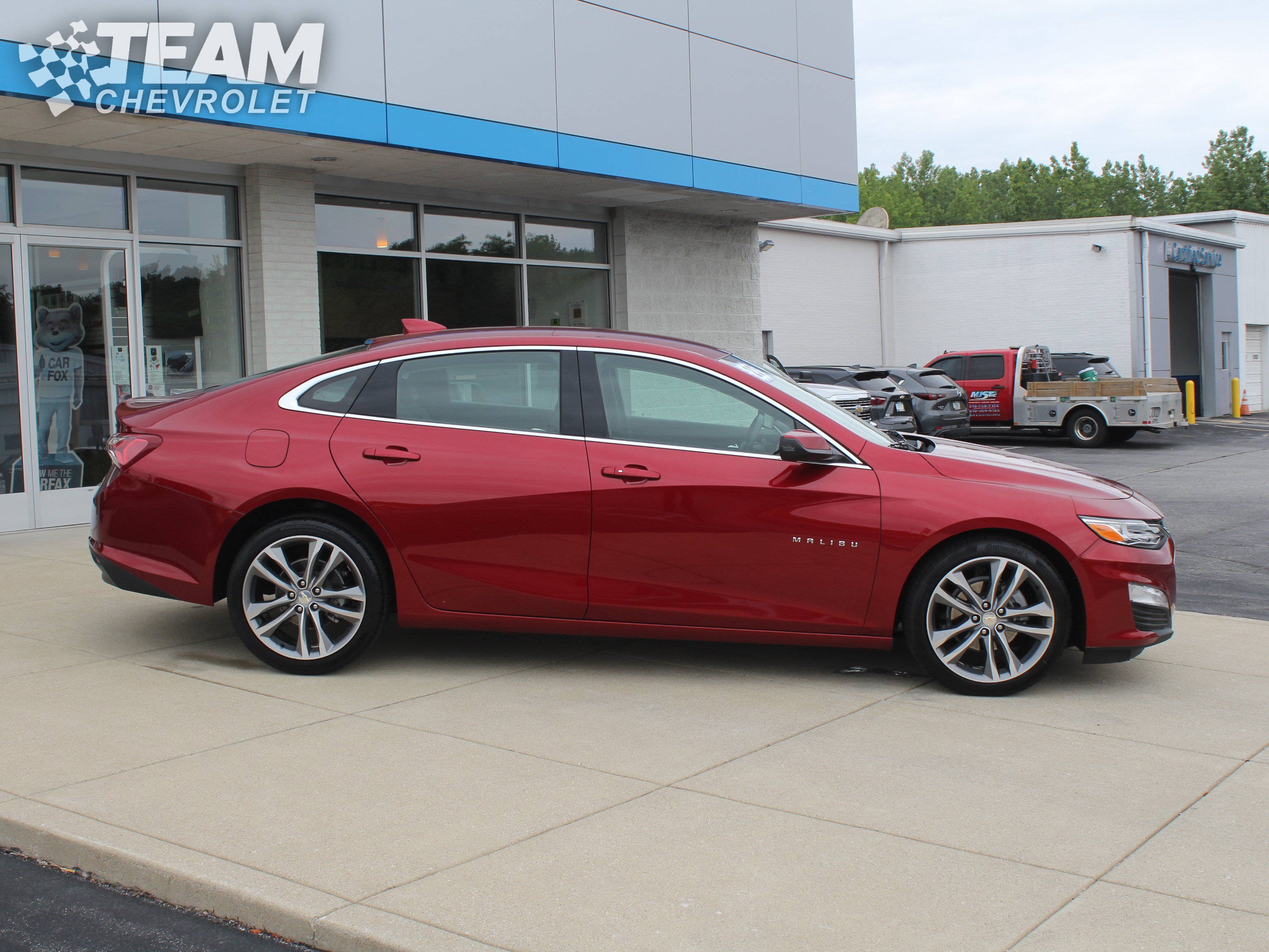 Used 2023 Chevrolet Malibu LT FWD image 3