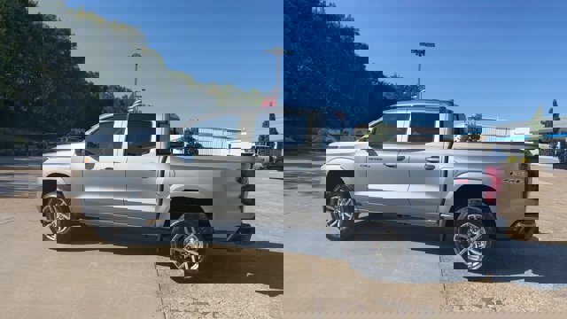 New 2026 Chevrolet Colorado LT image 6