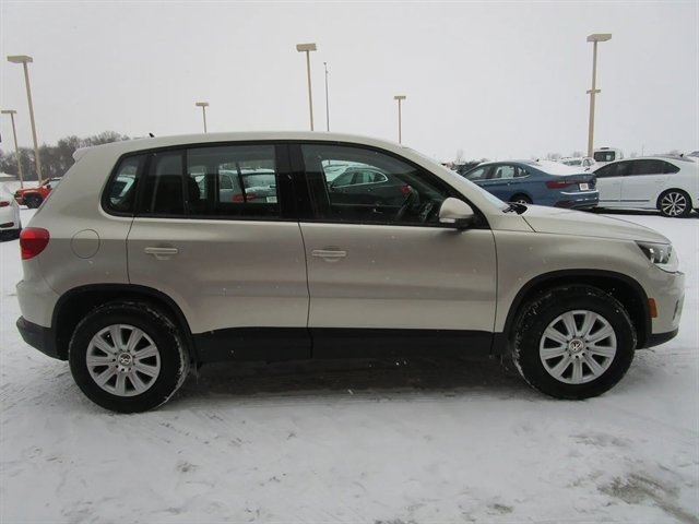 Used 2013 Volkswagen Tiguan S image 6