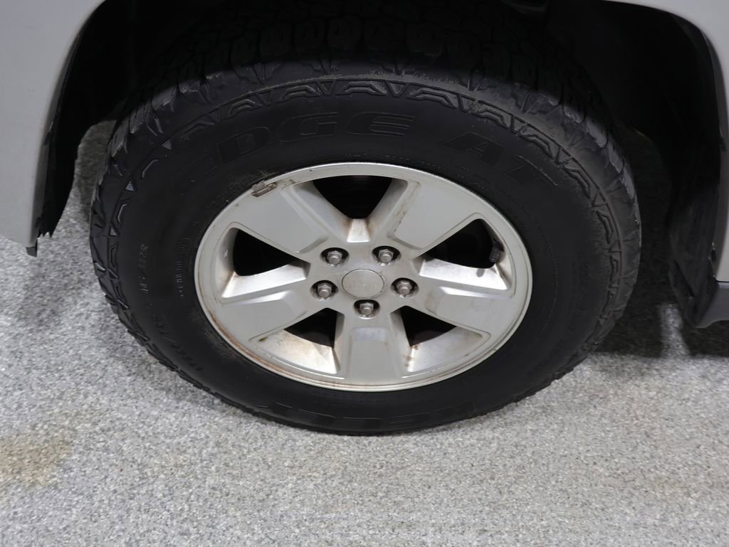 Used 2011 Jeep Liberty Sport AWD/4WD image 9