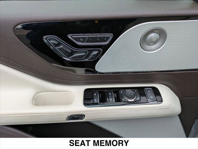 Used 2023 Lincoln Aviator Black Label w/ Dynamic Handling Package AWD/4WD image 11