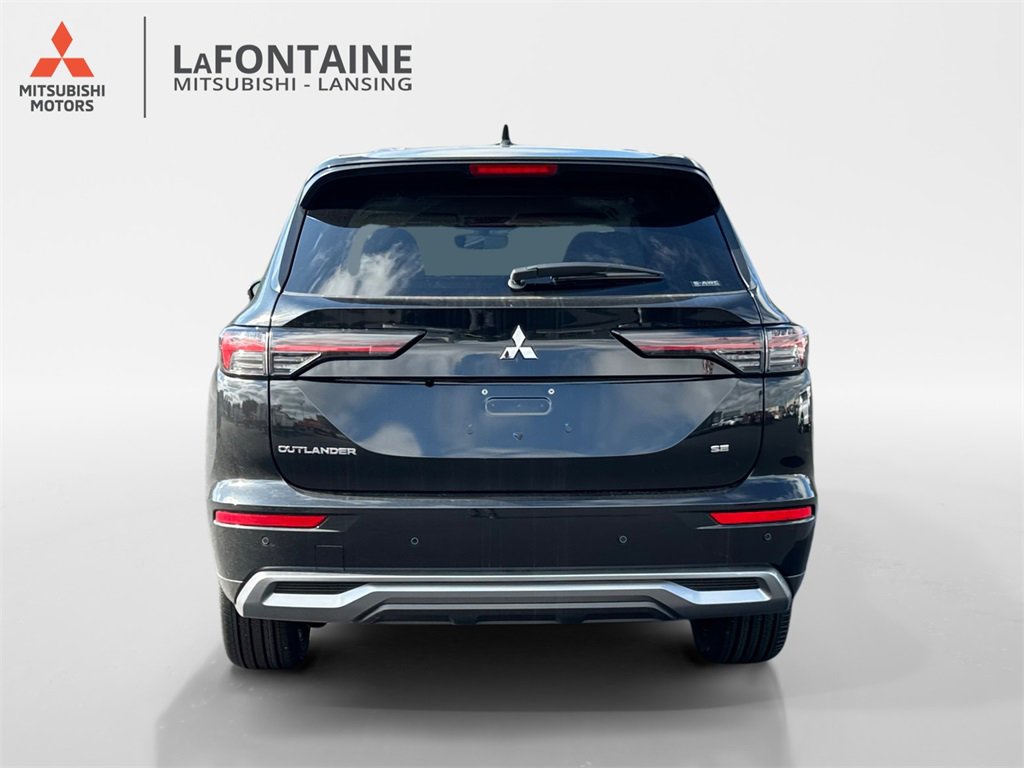 New 2025 Mitsubishi Outlander SE image 6