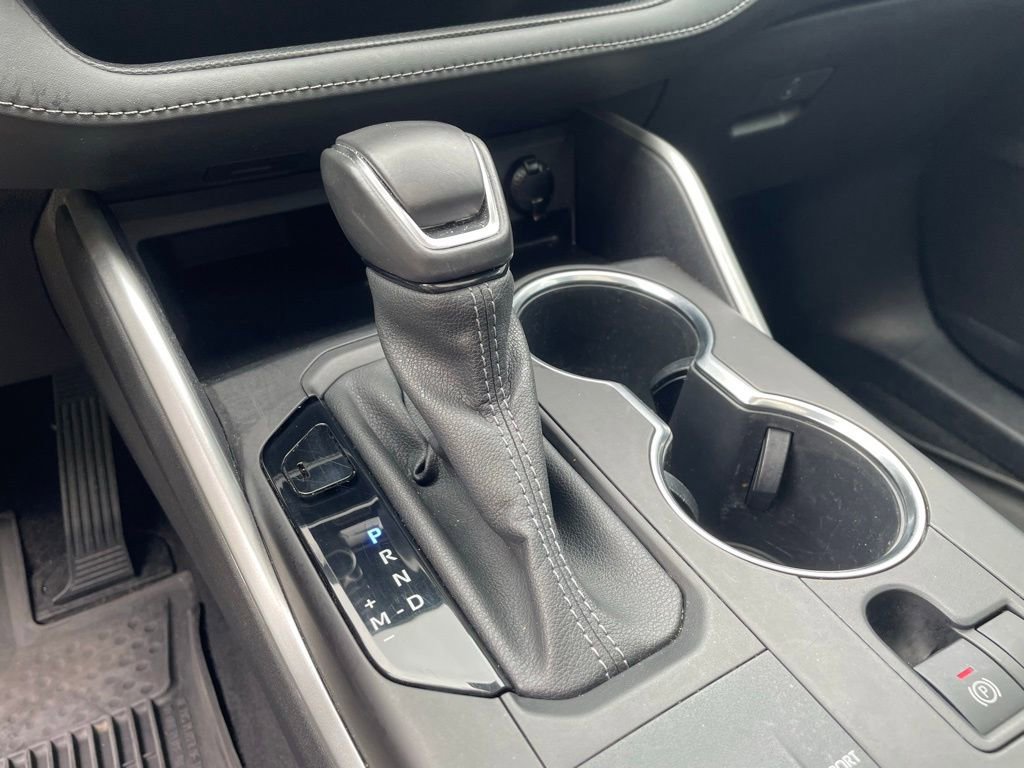 Used 2022 Toyota Highlander XSE FWD image 32