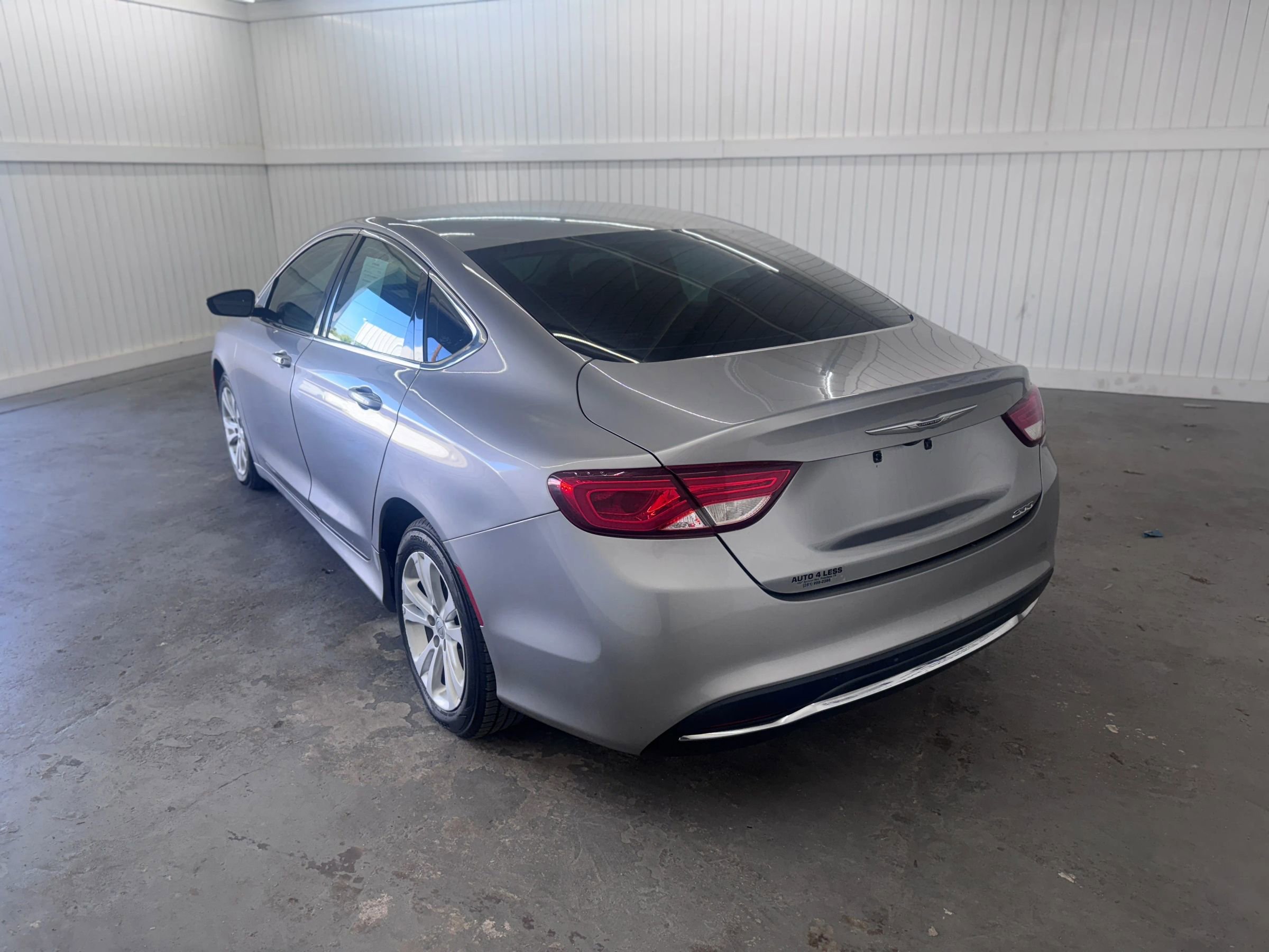 Used 2015 Chrysler 200 Limited image 7