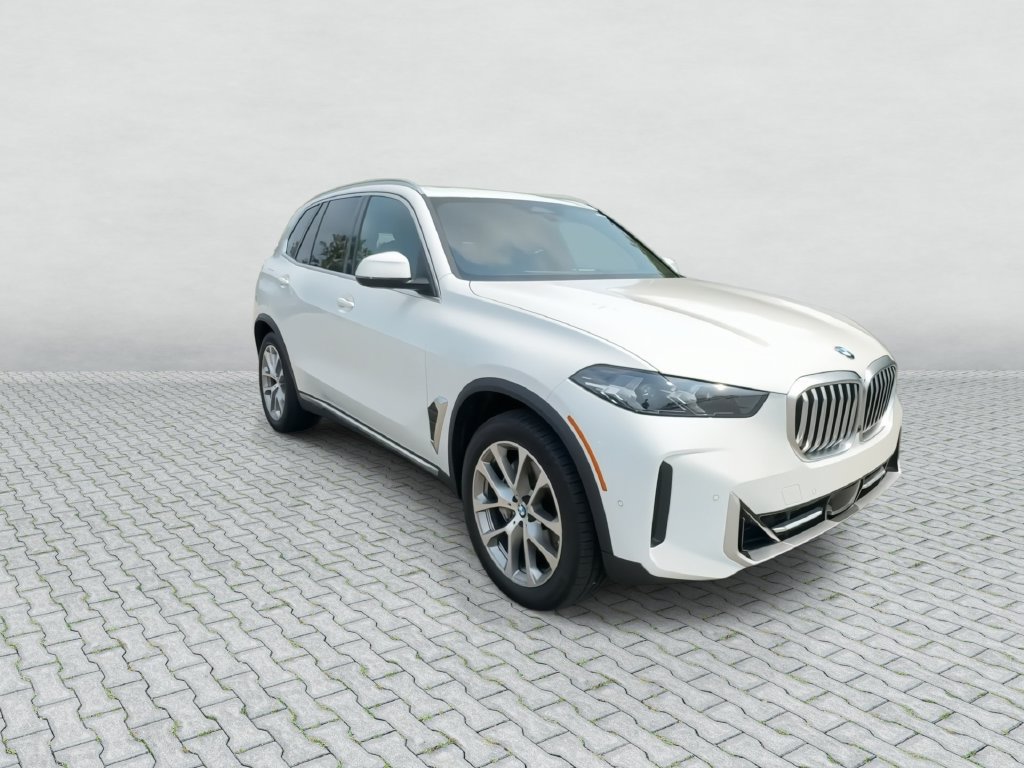 Used 2024 BMW X5 xDrive40i w/ Climate Comfort Package AWD/4WD image 2