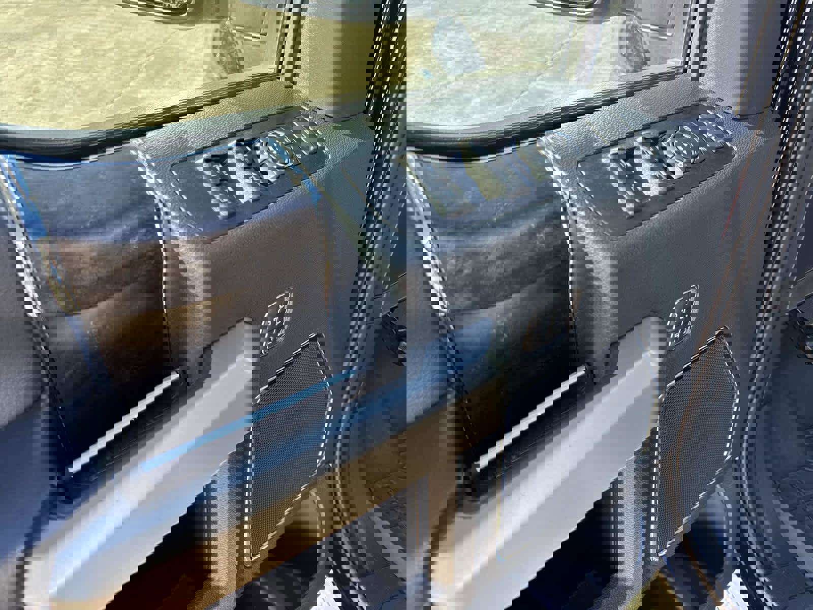 Used 2022 Ford F250 Lariat w/ Lariat Ultimate Package image 35