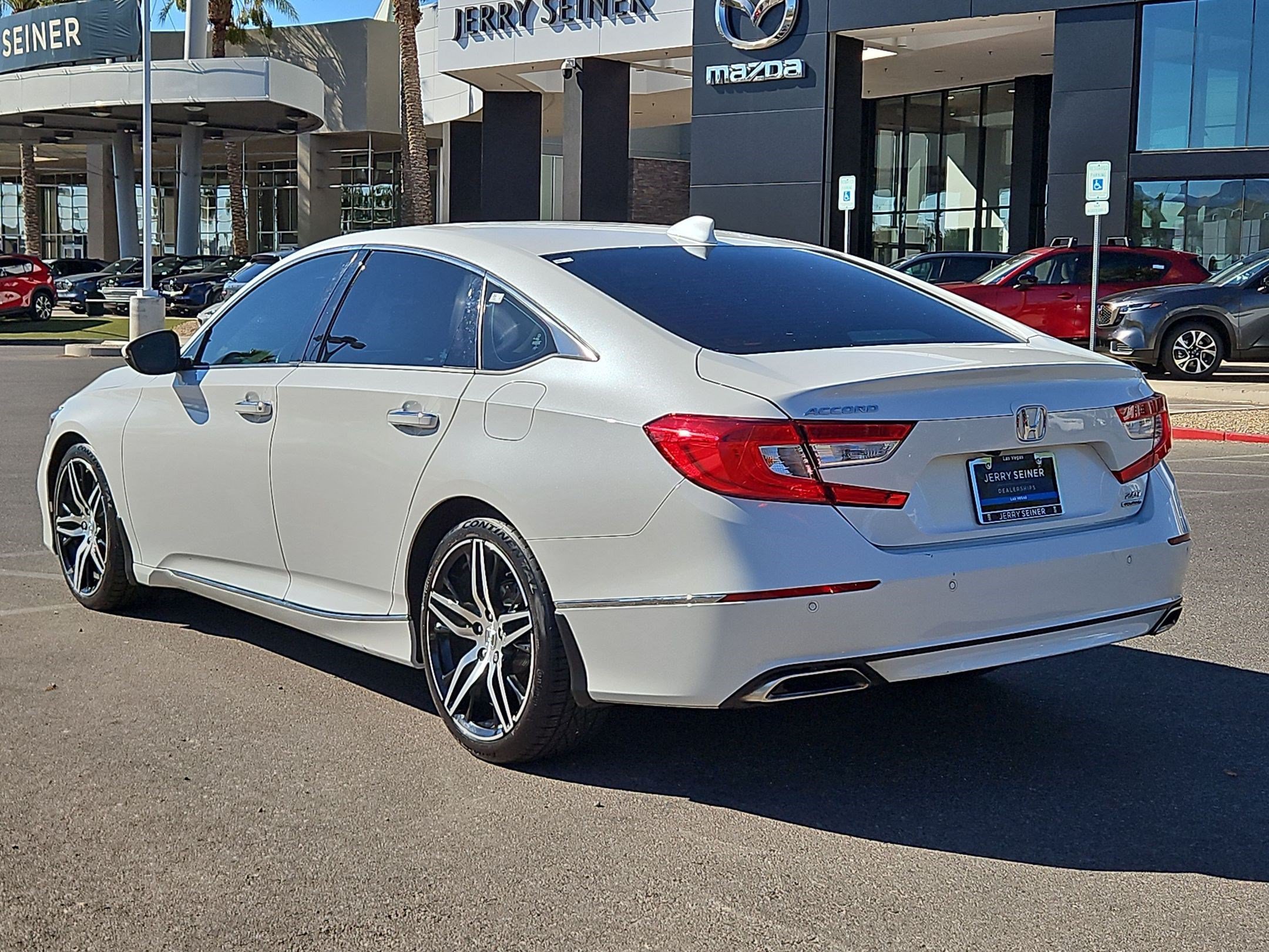 Used 2022 Honda Accord Touring image 3