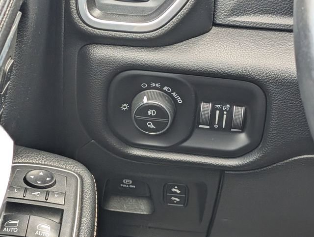 Used 2019 RAM 1500 Laramie AWD/4WD image 17