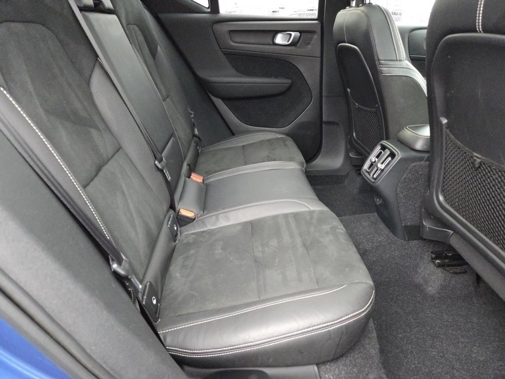 Used 2019 Volvo XC40 T5 R-Design image 5