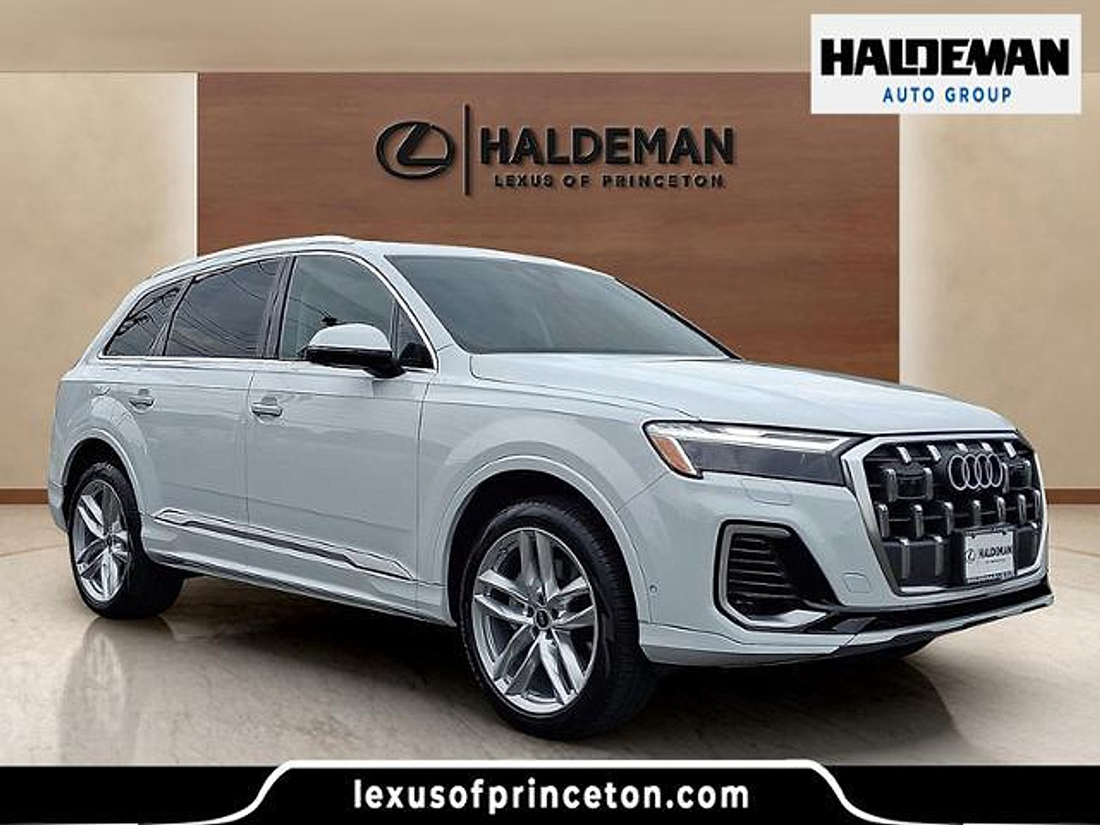 Used 2025 Audi Q7 3.0T Premium Plus AWD/4WD image 1