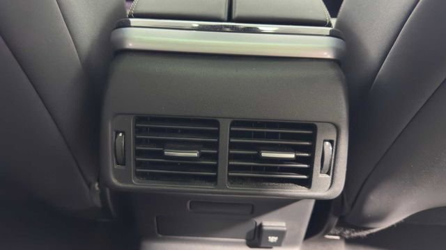 Used 2019 Land Rover Range Rover Velar AWD/4WD image 19