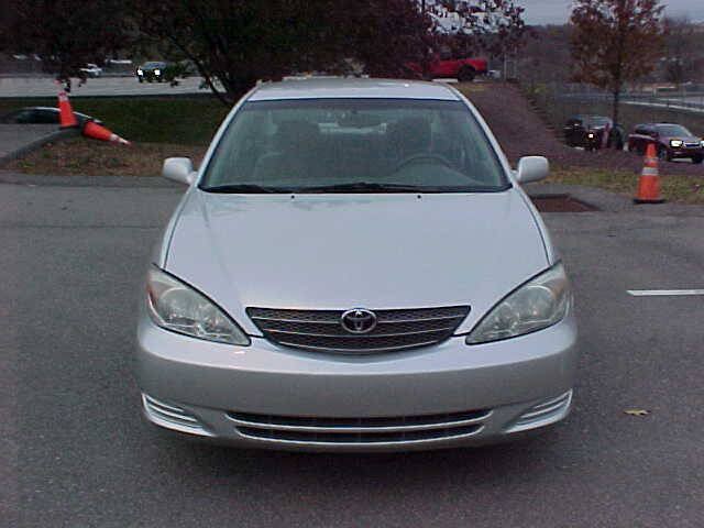 Used 2002 Toyota Camry LE w/ Pkg 2 FWD image 3