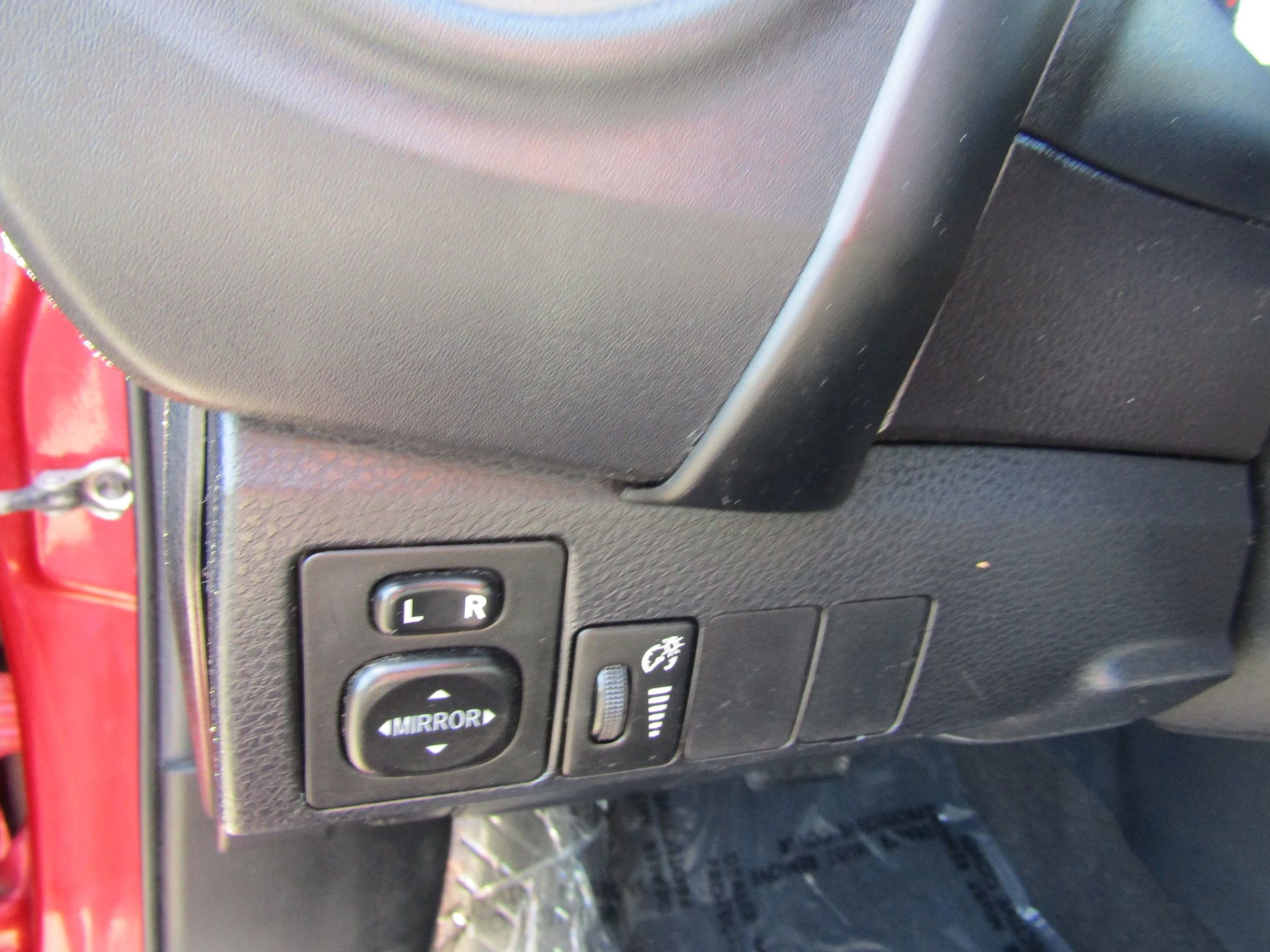 Used 2017 Toyota Corolla LE image 18