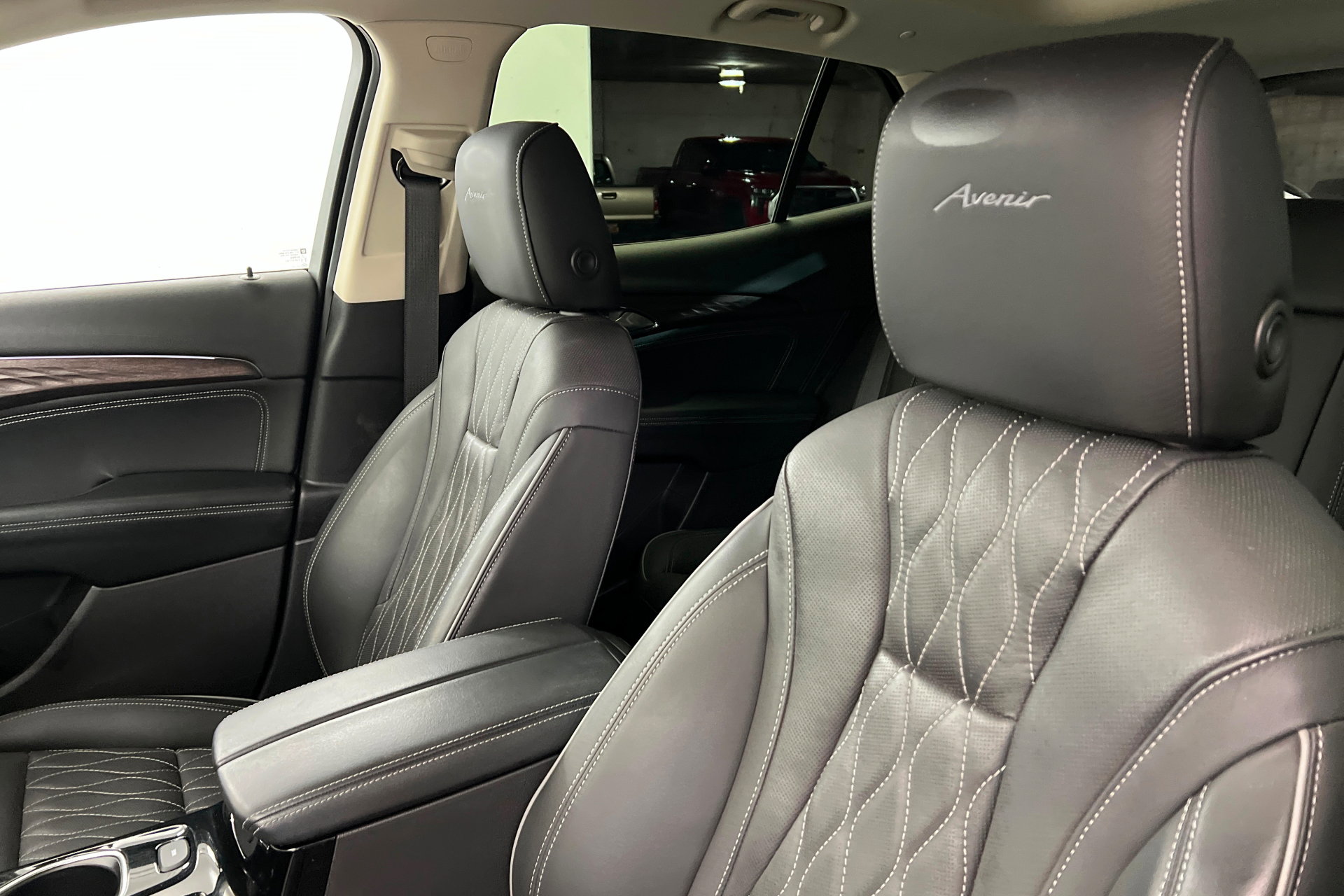 Used 2023 Buick Envision Avenir image 17