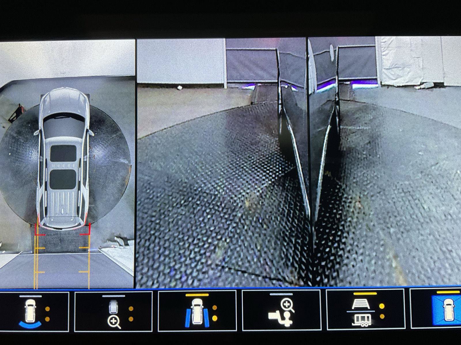 Certified 2023 Chevrolet Traverse Premier w/ LPO, Floor Liner Package FWD image 18