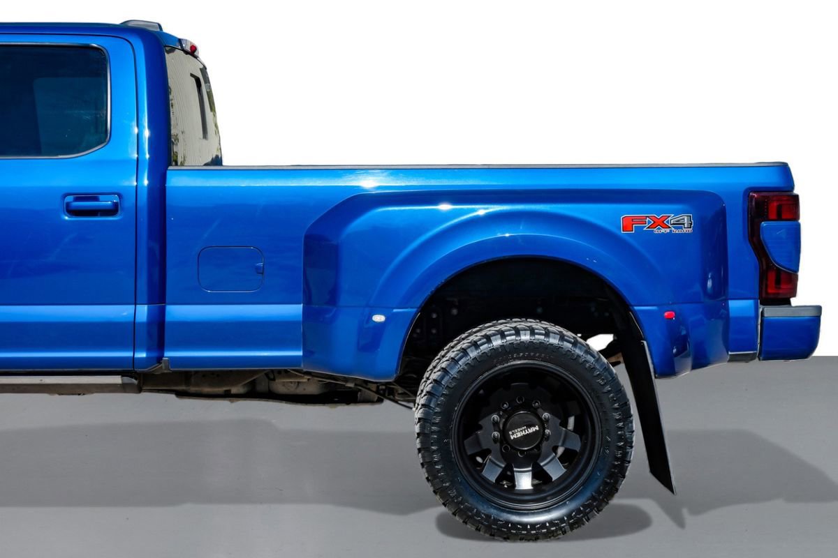 Used 2022 Ford F450 Platinum w/ FX4 Off-Road Package image 12