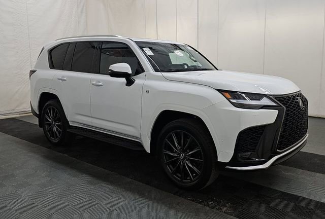 Used 2025 Lexus LX 700h F Sport image 3