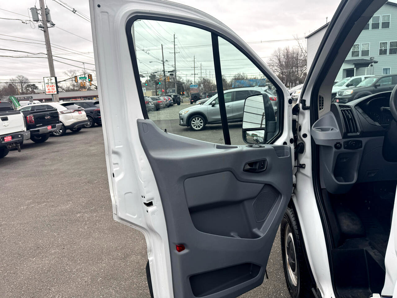 Used 2018 Ford Transit 250 130 Low Roof image 15
