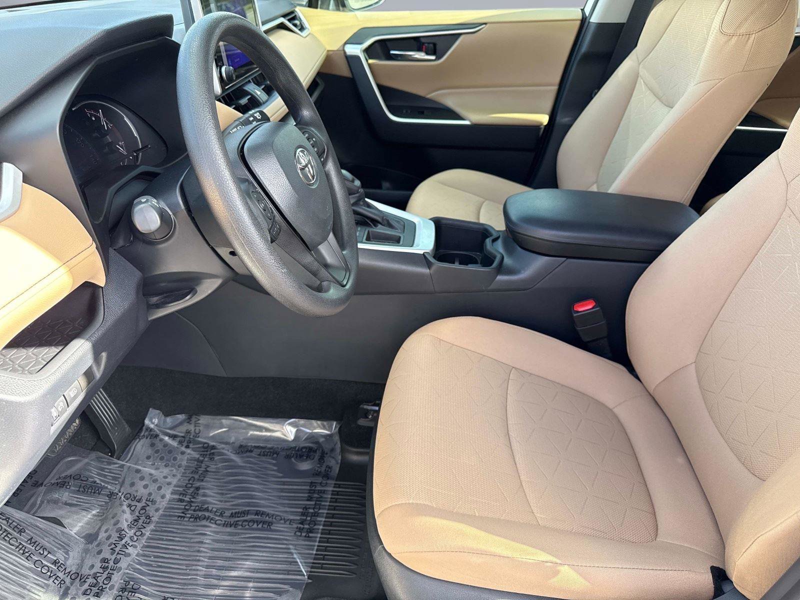 Used 2023 Toyota RAV4 XLE image 19